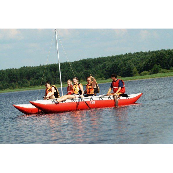 Мачта с креплением на катамаране